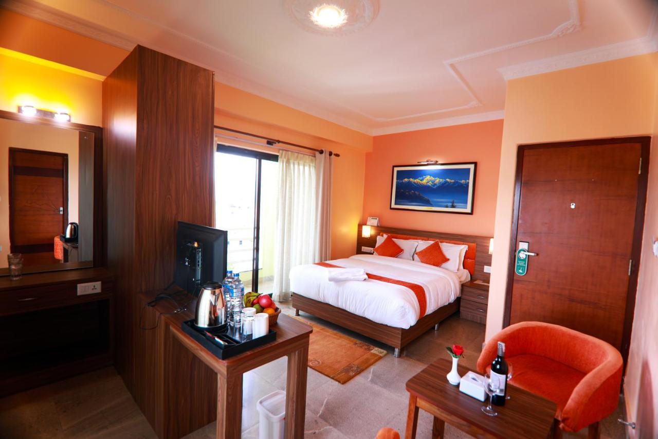 Hotel Task International Pokhara Ngoại thất bức ảnh
