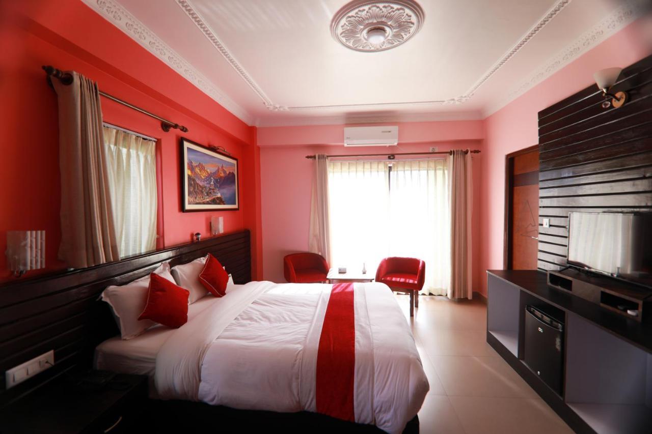 Hotel Task International Pokhara Ngoại thất bức ảnh