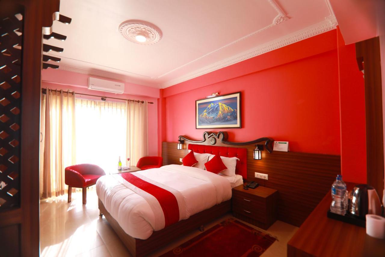 Hotel Task International Pokhara Ngoại thất bức ảnh