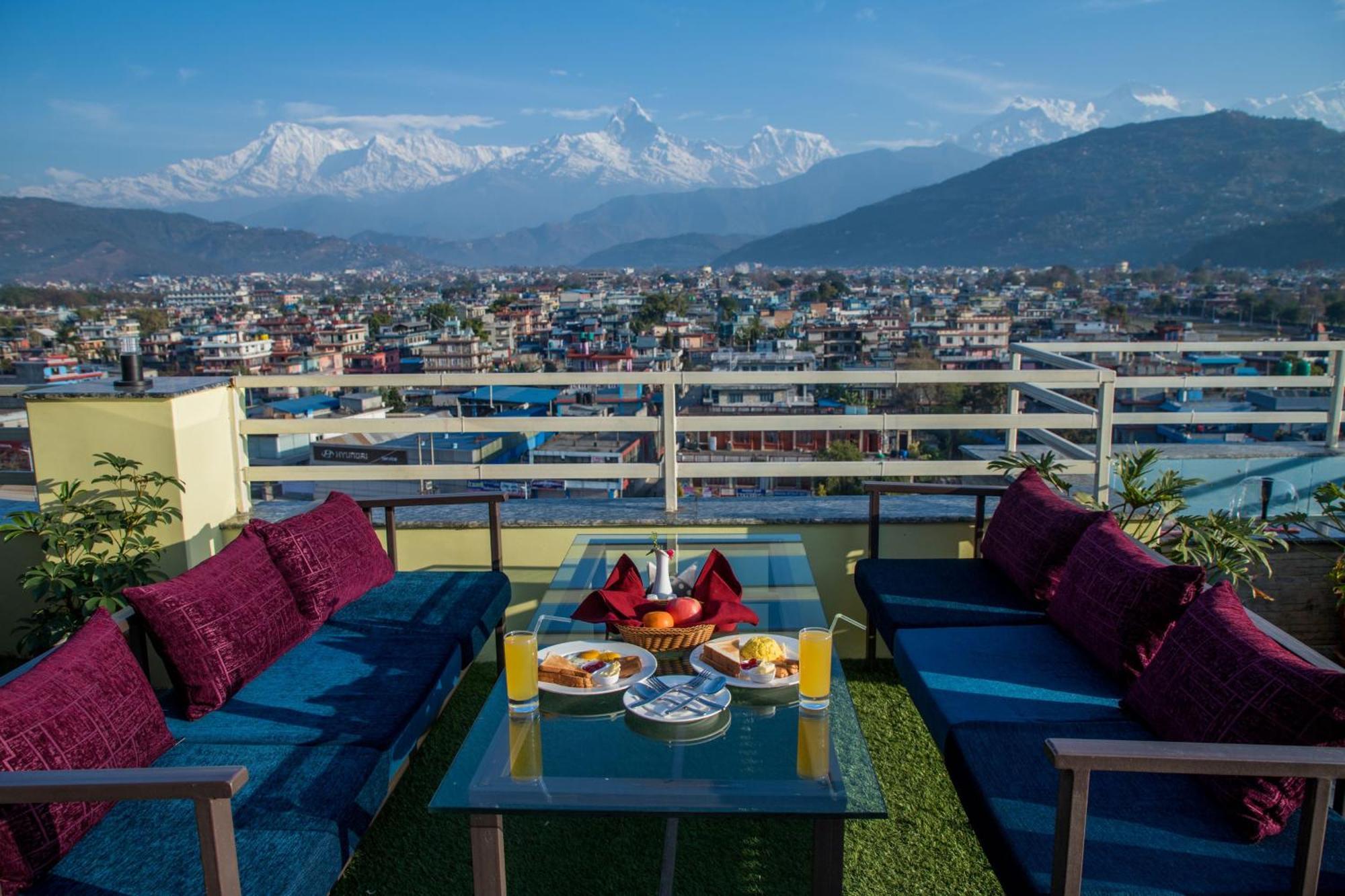 Hotel Task International Pokhara Ngoại thất bức ảnh