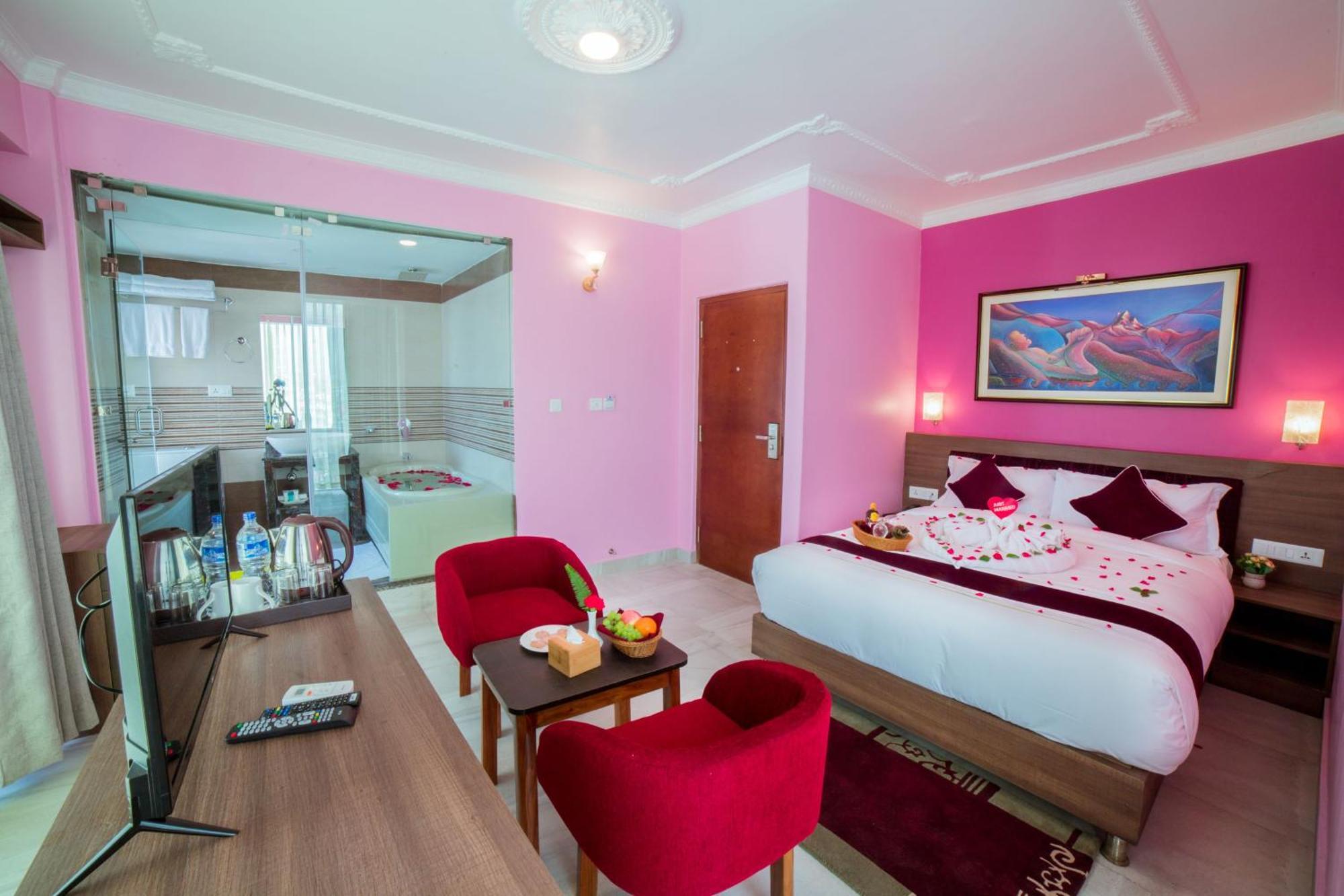 Hotel Task International Pokhara Ngoại thất bức ảnh