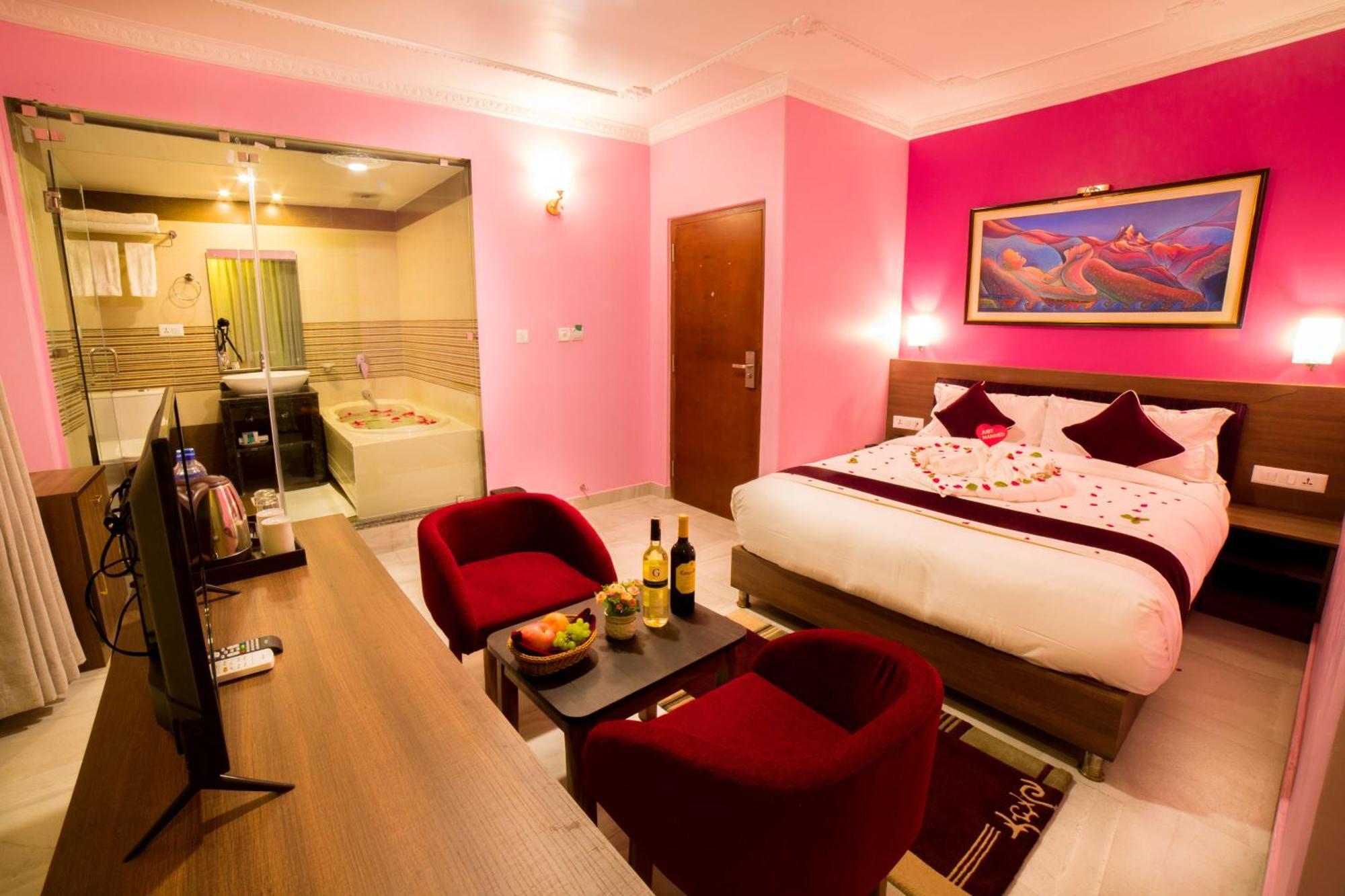 Hotel Task International Pokhara Ngoại thất bức ảnh