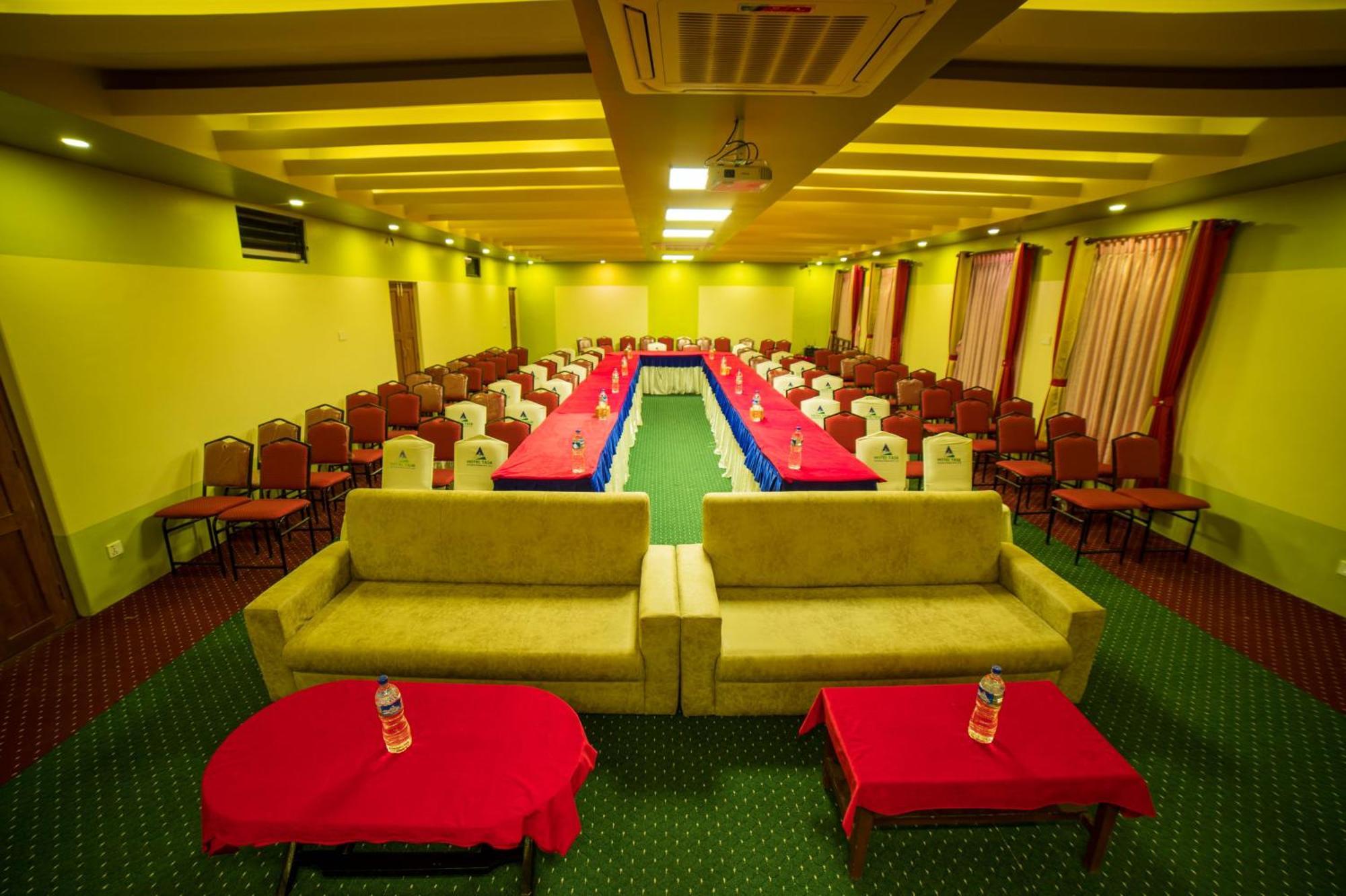 Hotel Task International Pokhara Ngoại thất bức ảnh