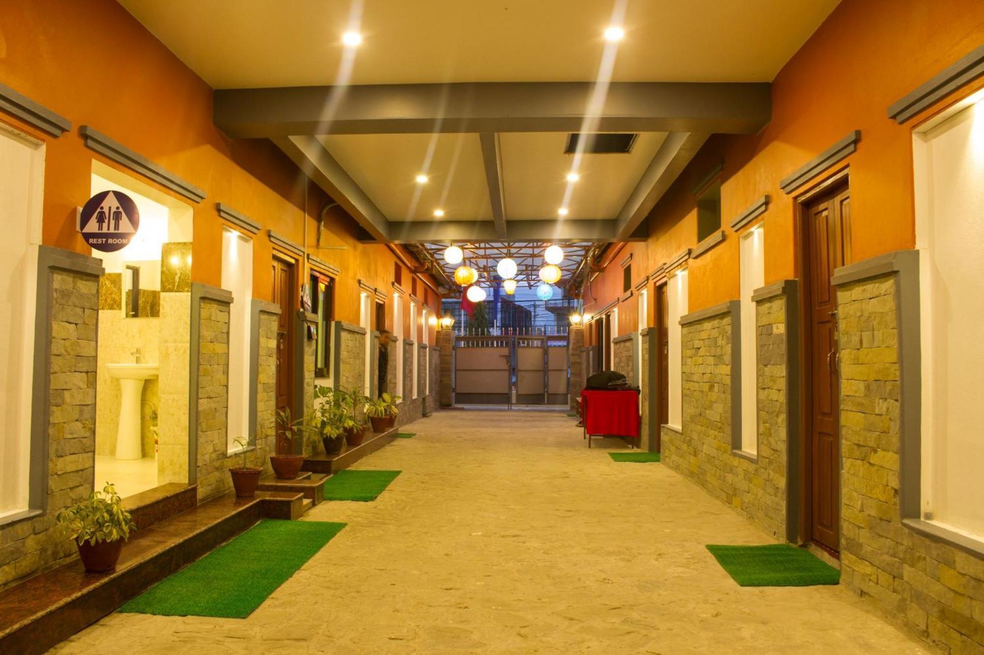 Hotel Task International Pokhara Ngoại thất bức ảnh