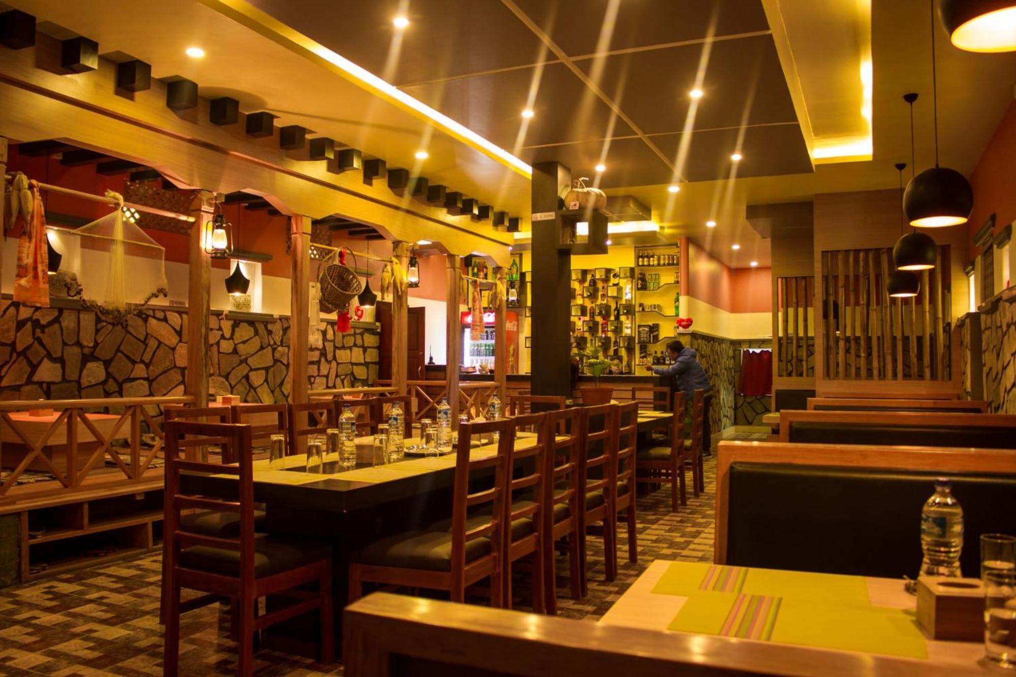 Hotel Task International Pokhara Ngoại thất bức ảnh