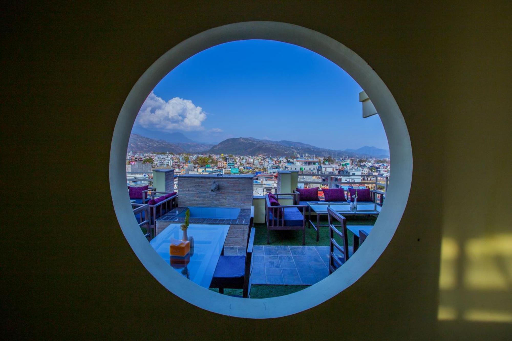 Hotel Task International Pokhara Ngoại thất bức ảnh