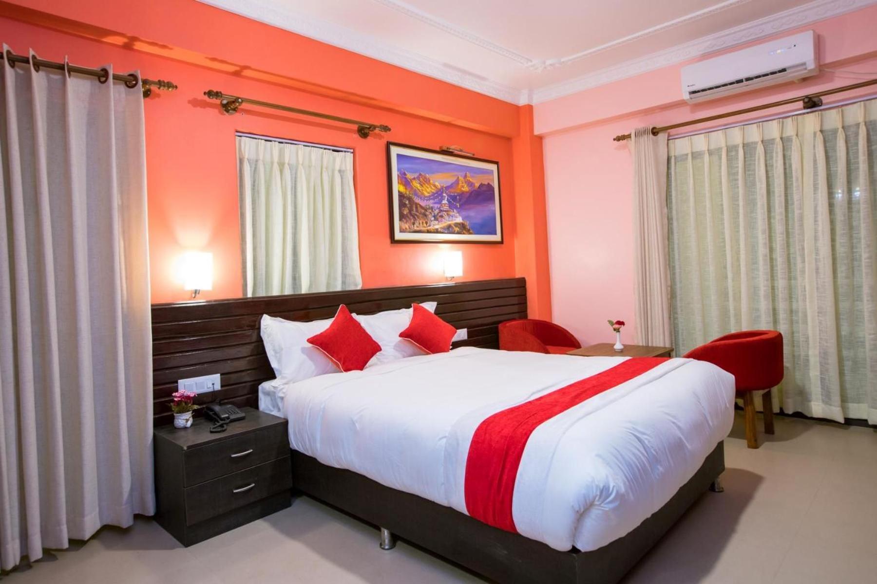 Hotel Task International Pokhara Ngoại thất bức ảnh